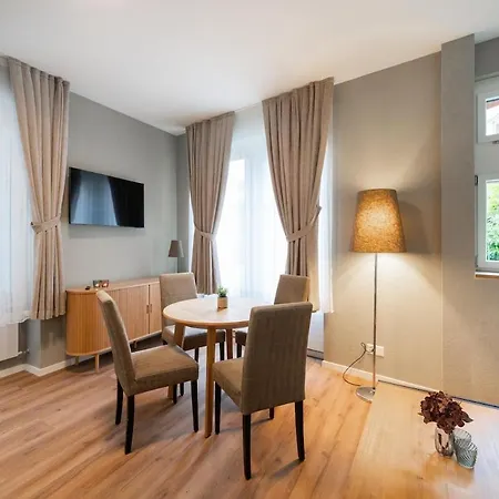 Betweenlakes Ground Fl *