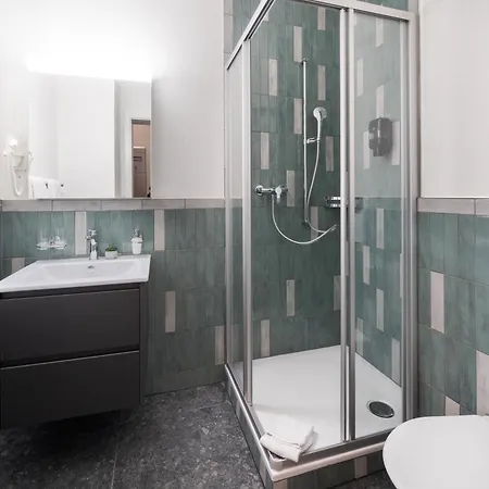 Betweenlakes Ground Fl Apartment