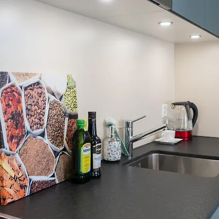 Apartment Betweenlakes Ground Fl *