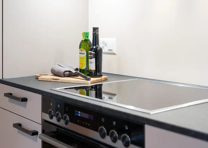 Betweenlakes Ground Fl * Interlaken